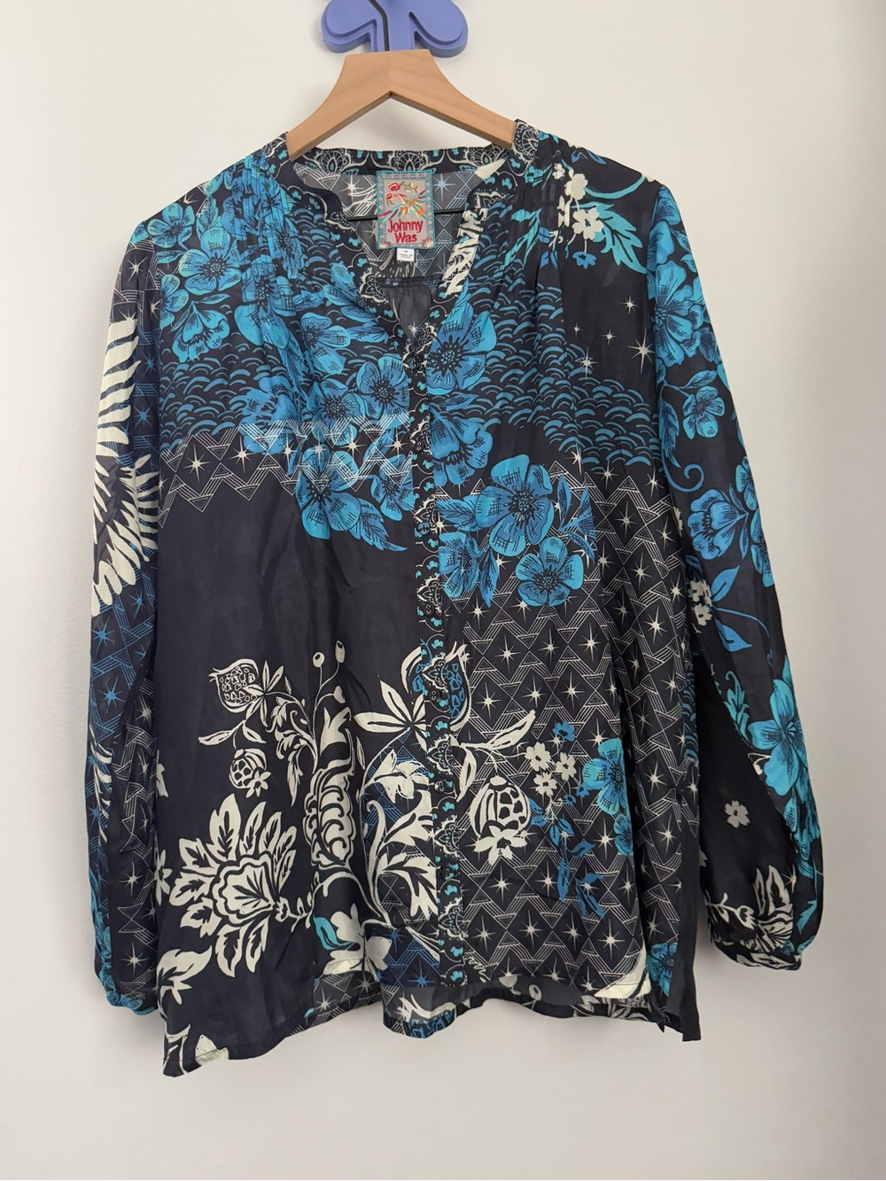 Johnny Was Medium Phoenix Button Up Blouse Silk Blue Navy Floral Relax